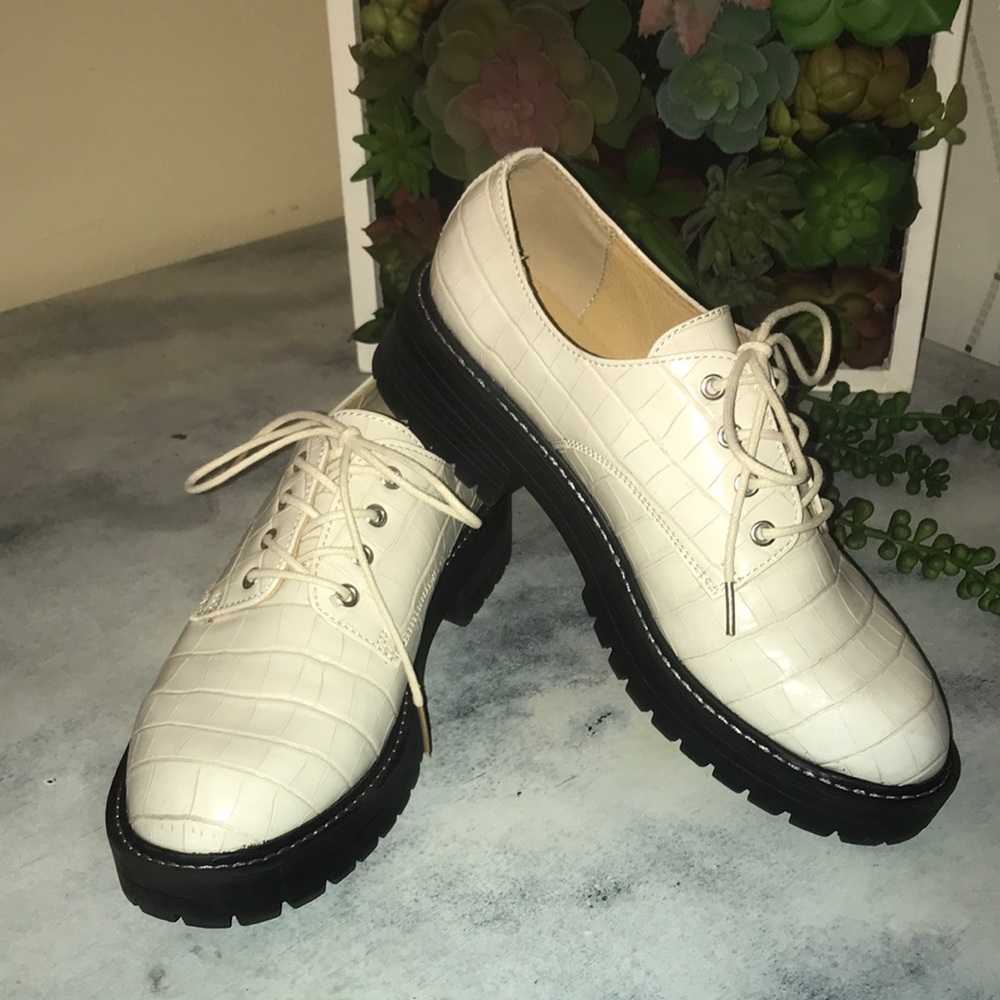Lace-Up Lug Sole Oxfords